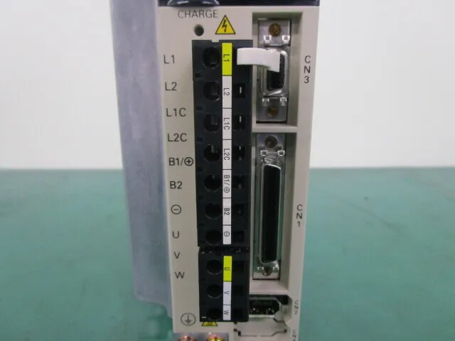 야스카와 전기 SGDS-04A01A AC 서보 드라이버 상세 이미지 - ASKINDEX 코리아