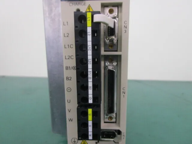 야스카와 전기 SGDS-04A01A AC 서보 드라이버 상세 이미지 - ASKINDEX 코리아