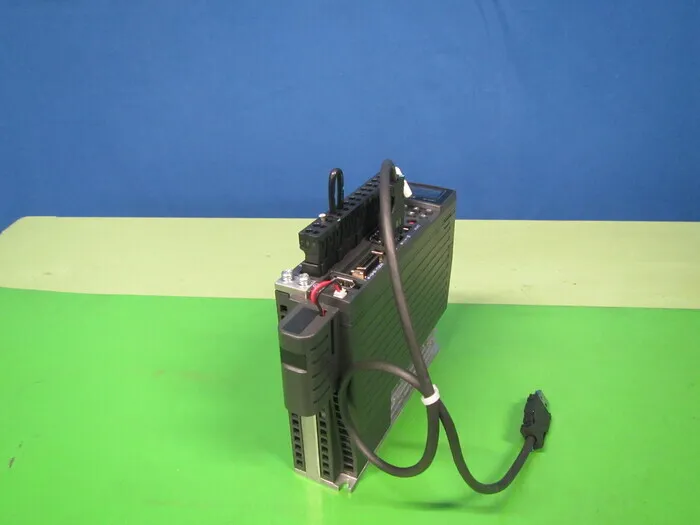 Keyence SV-020L2 서보 드라이버