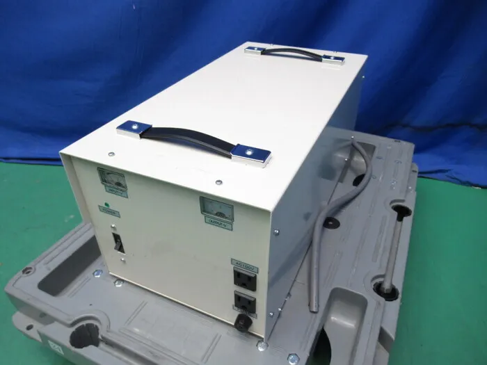 스왈로 전기 SVR-3000E AC 안정화 전원 공급 장치