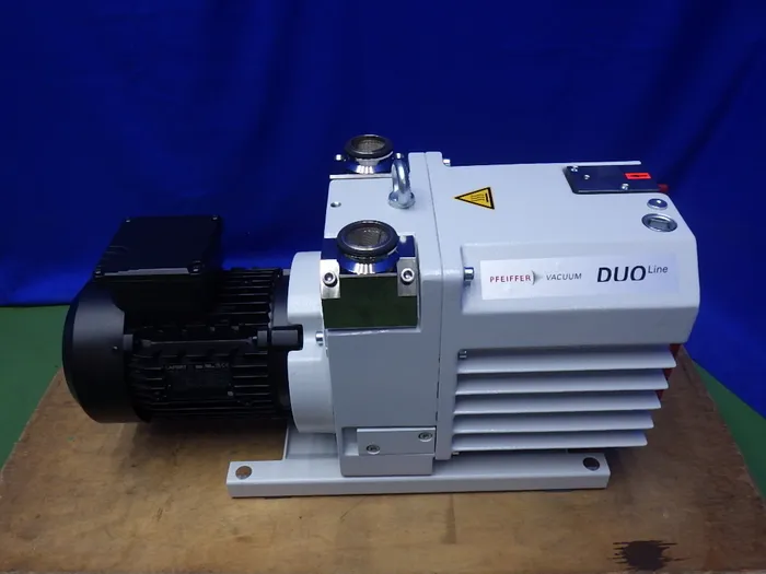 Pfeiffer DUO 35 Rotary vacuum pump Detail Image - ASKINDEX Korea