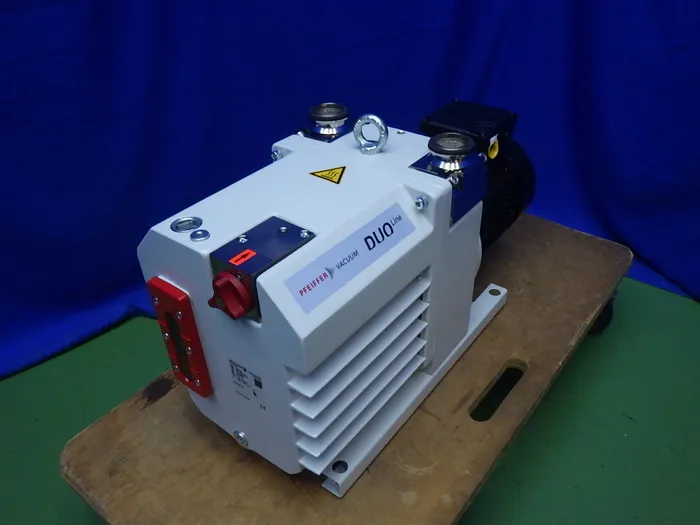 Pfeiffer DUO 35 Rotary vacuum pump Detail Image - ASKINDEX Korea