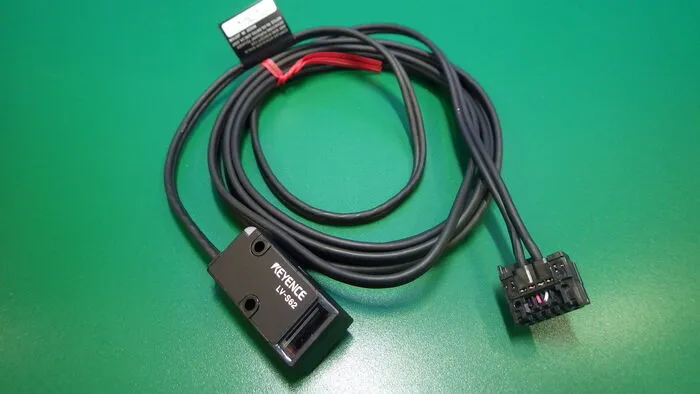 Keyence LV-S62 Sensor head (retroreflective parallel light area) Detail Image - ASKINDEX Korea