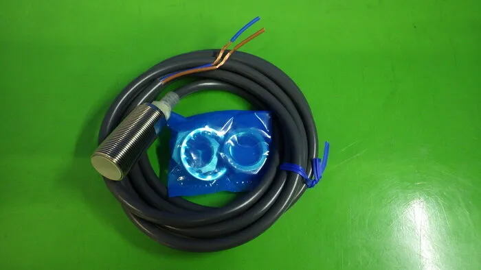 Omron E2EM-X8X2 Proximity sensor Detail Image - ASKINDEX Korea