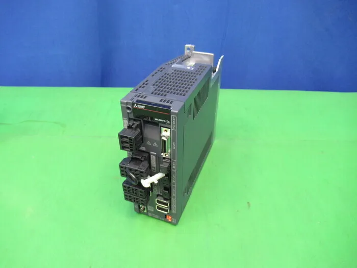 Mitsubishi Electric MR-J4W2-22B AC Servo Driver Detail Image - ASKINDEX Korea