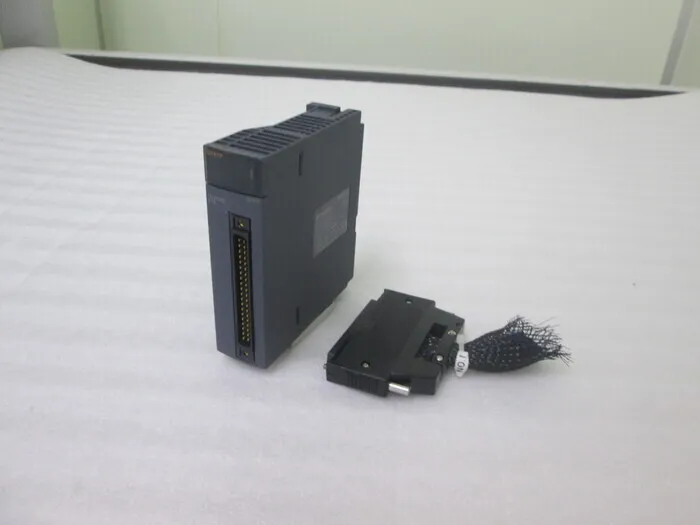 미쓰비시 전기 QY41P 시퀀서(PLC) DC 출력 유닛