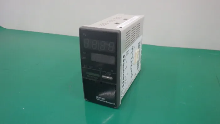 Yamateke-Honeywell SDC20 Digital Indicating Controller