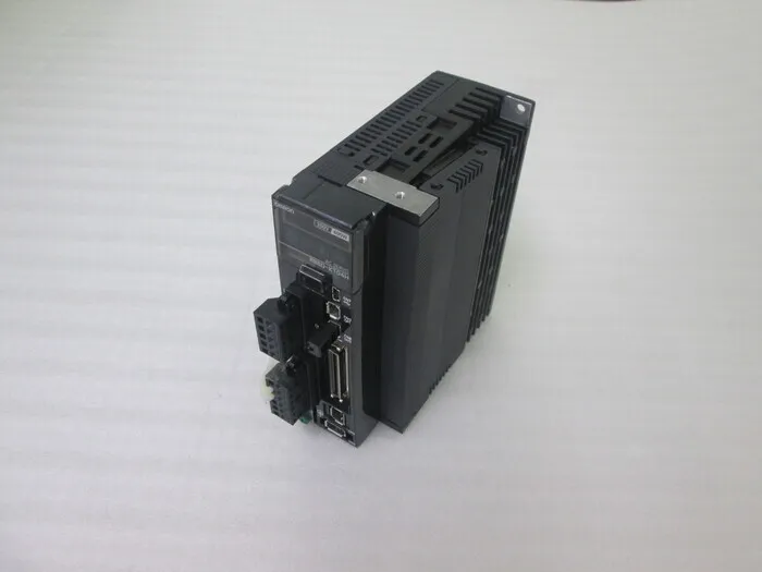 오므론 R88D-KT04H 서보 드라이버
