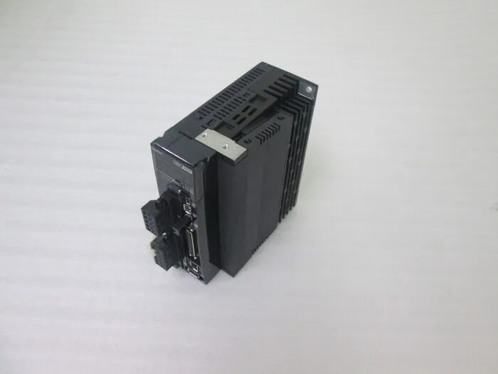 오므론 R88D-KT04H 서보 드라이버