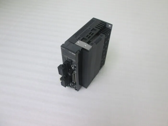 오므론 R88D-KT04H 서보 드라이버