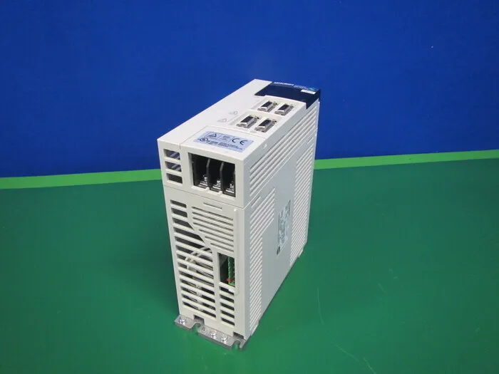 ko_三菱電機 MR-J2S-70A-U006 ko_ACサーボドライバー