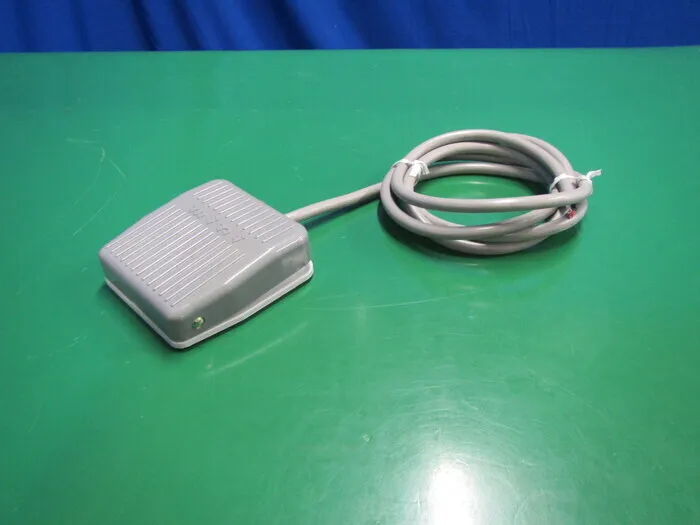 en_国際電業 SFK-1 en_フットスイッチ