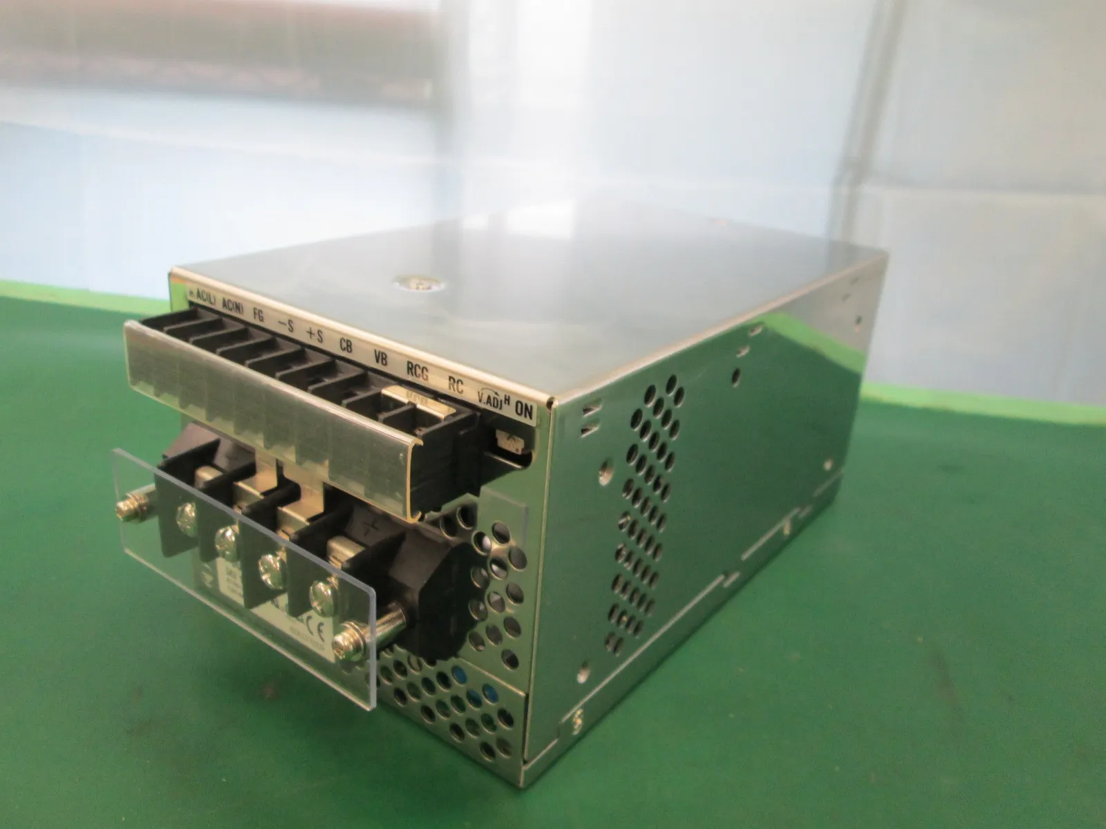 코셀 P300E-24 DC 전원 공급 장치