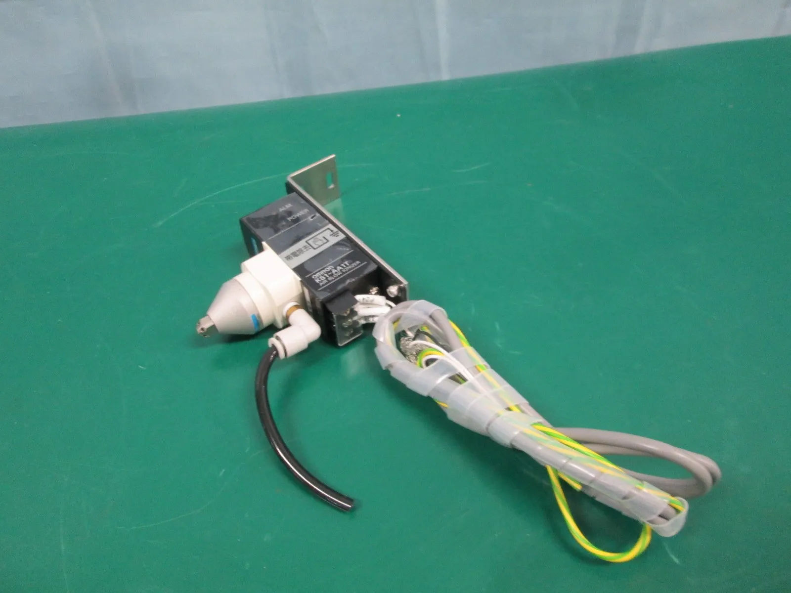 Omron KS1-AA1T Air Blow Ionizer Detail Image - ASKINDEX Korea